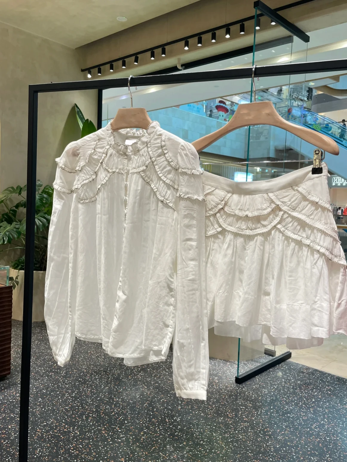 Sweet Heidd IS2025 Summer irt And Cake Skirt Set Women's Faion Ensemble Cotton Long Sve Button round Ne ort Pants
Sweet Heidd IS2025 Summer irt And Cake Skirt Set Women's Faion Ensemble Cotton Long Sve Button round Ne ort Pants