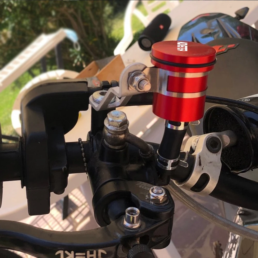 For DUCATI 400 620 965 696 750 796 797 821 M900 MONSTER 800 Motorcycle Brake Clutch Tank Cylinder Fluid Oil Reservoir Cup
For DUCATI 400 620 965 696 750 796 797 821 M900 MONSTER 800 Motorcycle Brake Clutch Tank Cylinder Fluid Oil Reservoir Cup