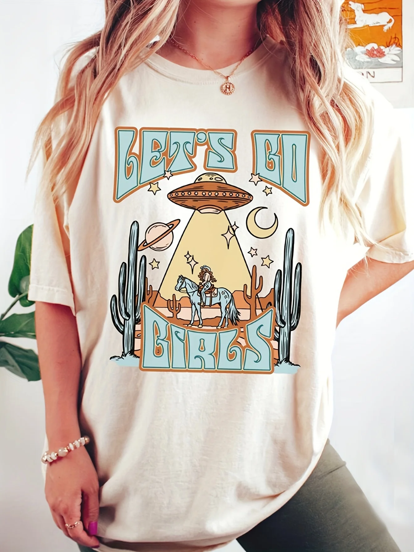 Cowgirl & UFO Print Crew Neck T-Shirt - Casual Short Sleeve Tee for Women - Spring & Summer Fashion
Cowgirl & UFO Print Crew Neck T-Shirt - Casual Short Sleeve Tee for Women - Spring & Summer Fashion