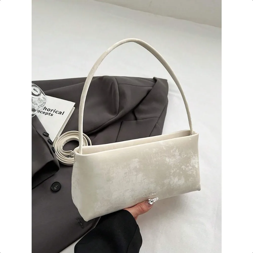 Women Minimalist Small Square Bag Fashion Underarm Bag Lightweight Shoulder Crossbody Commuter Handbag
Women Minimalist Small Square Bag Fashion Underarm Bag Lightweight Shoulder Crossbody Commuter Handbag