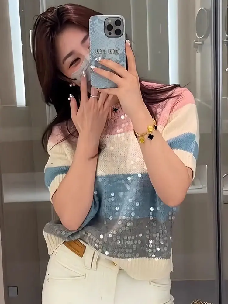 Женская полосатая футболка с короткими рукавами и круглым вырезом для тяжелой промышленности, новинка лета 2024, вязаный свитер, тонкий и универсальный топ
Женская полосатая футболка с короткими рукавами и круглым вырезом для тяжелой промышленности, новинка лета 2024, вязаный свитер, тонкий и универсальный топ