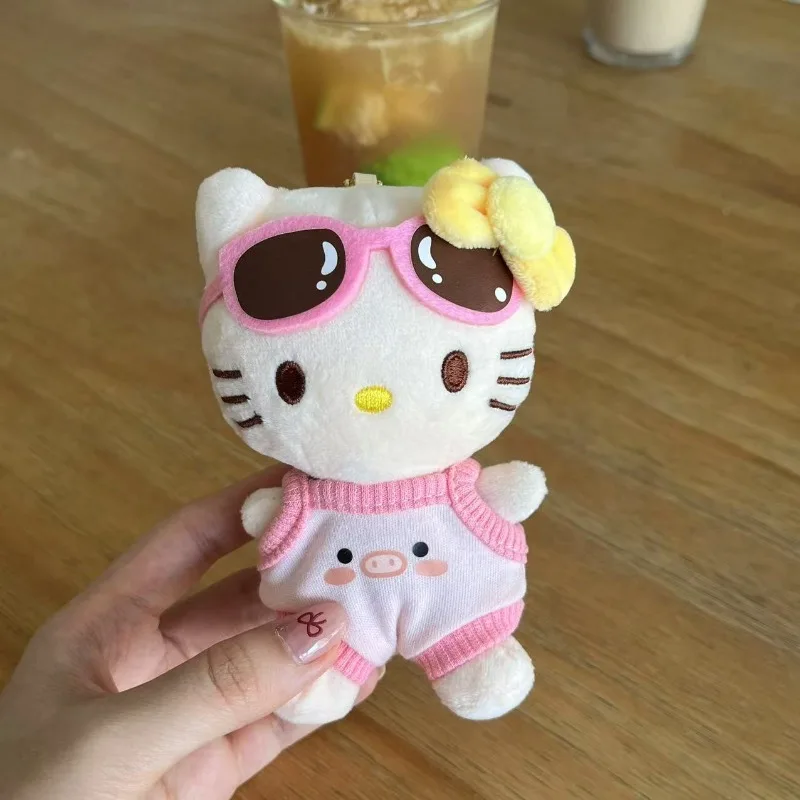 2025 New Sunglasses Vest Hellokitty Bag Pendant Ornament Katie Keychain Backpack Schoolbag Small Doll Doll Room Decoration
2025 New Sunglasses Vest Hellokitty Bag Pendant Ornament Katie Keychain Backpack Schoolbag Small Doll Doll Room Decoration