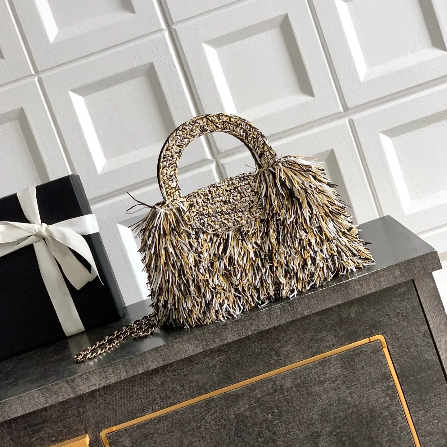 Original Quality Designer Handbag Luxury Weaving Shoulder Bag Women Chain Bag 19CM With Box CC91-AS4416
Original Quality Designer Handbag Luxury Weaving Shoulder Bag Women Chain Bag 19CM With Box CC91-AS4416