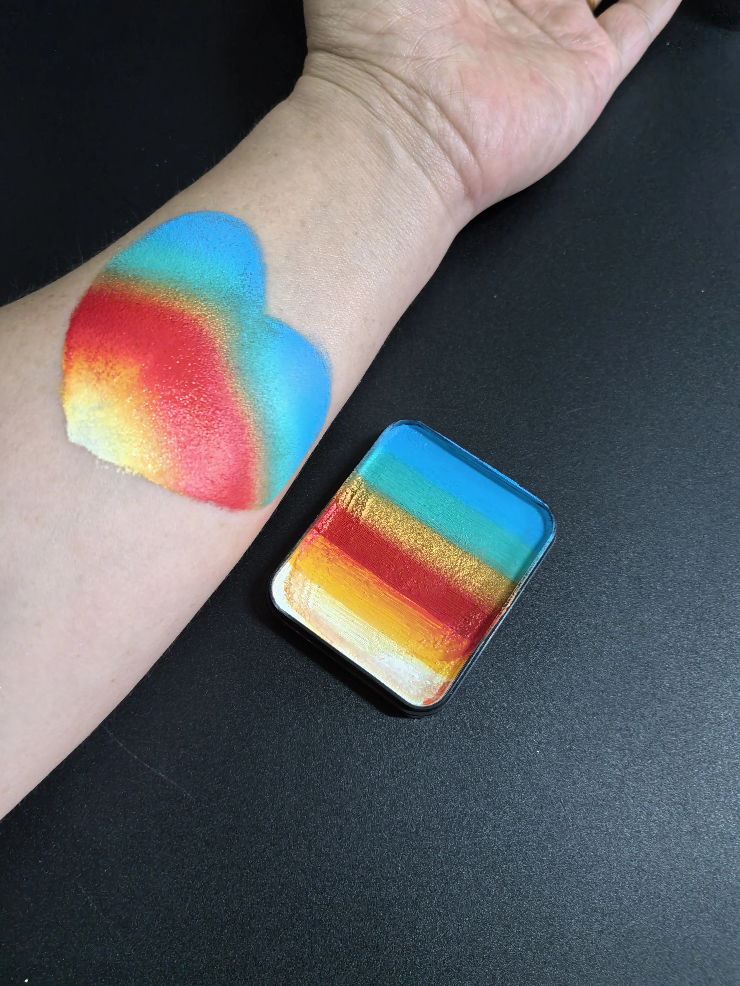 30g wate based Water soluble human body painting pigments Facial paint for party stage makeup
30g wate based Water soluble human body painting pigments Facial paint for party stage makeup