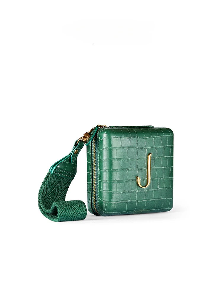Jewelry Box Green Leather Material Fashion Portable Travel Small Advanced Home Outing Ring Earrings Jewelry Watch Storage Gift
Jewelry Box Green Leather Material Fashion Portable Travel Small Advanced Home Outing Ring Earrings Jewelry Watch Storage Gift