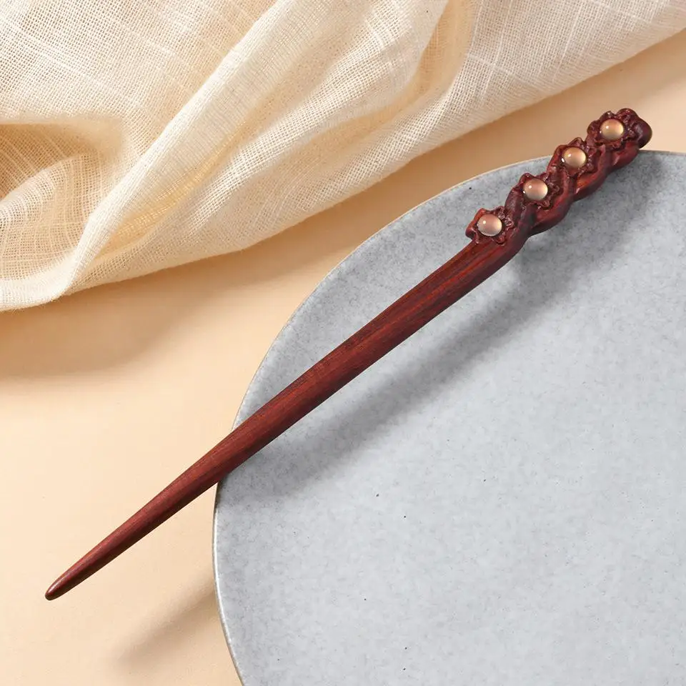 Vintage Red Sandalwood Hairpin Chinese Costume Accessories Double Sided Carving Durable Elegant Hairstyle Wedding Party Casual
Vintage Red Sandalwood Hairpin Chinese Costume Accessories Double Sided Carving Durable Elegant Hairstyle Wedding Party Casual