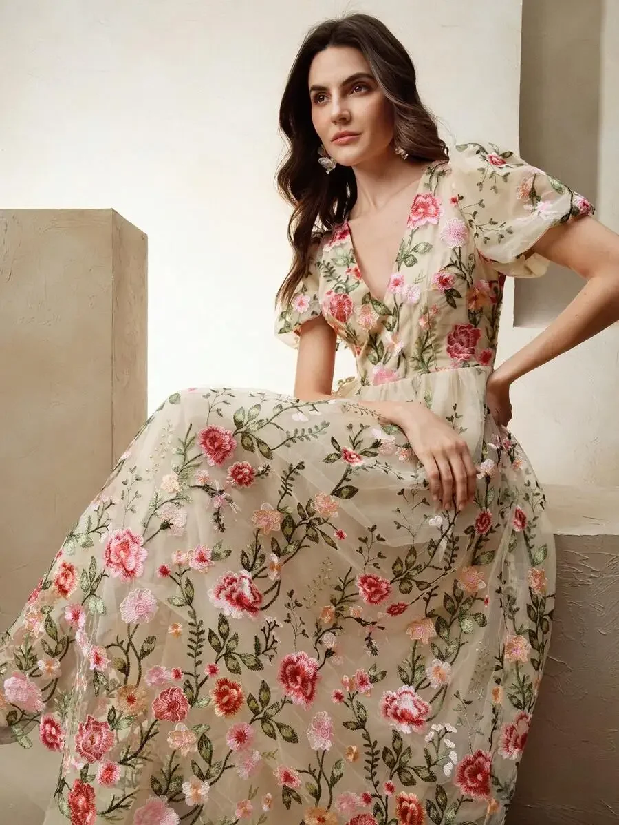 Elegant Embroidered Floral V-Neck A-Line Midi Dress For Summer Vacation Valentines Day
Elegant Embroidered Floral V-Neck A-Line Midi Dress For Summer Vacation Valentines Day
