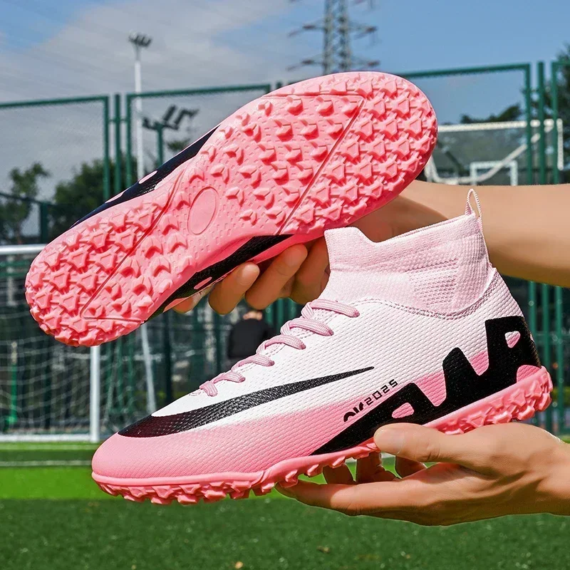 New Men Professional Soccer Shoes Hot Sale Cleats Football Boots Ultralight Women Unisex Futsal High-quality TF/FG Sneakers
New Men Professional Soccer Shoes Hot Sale Cleats Football Boots Ultralight Women Unisex Futsal High-quality TF/FG Sneakers