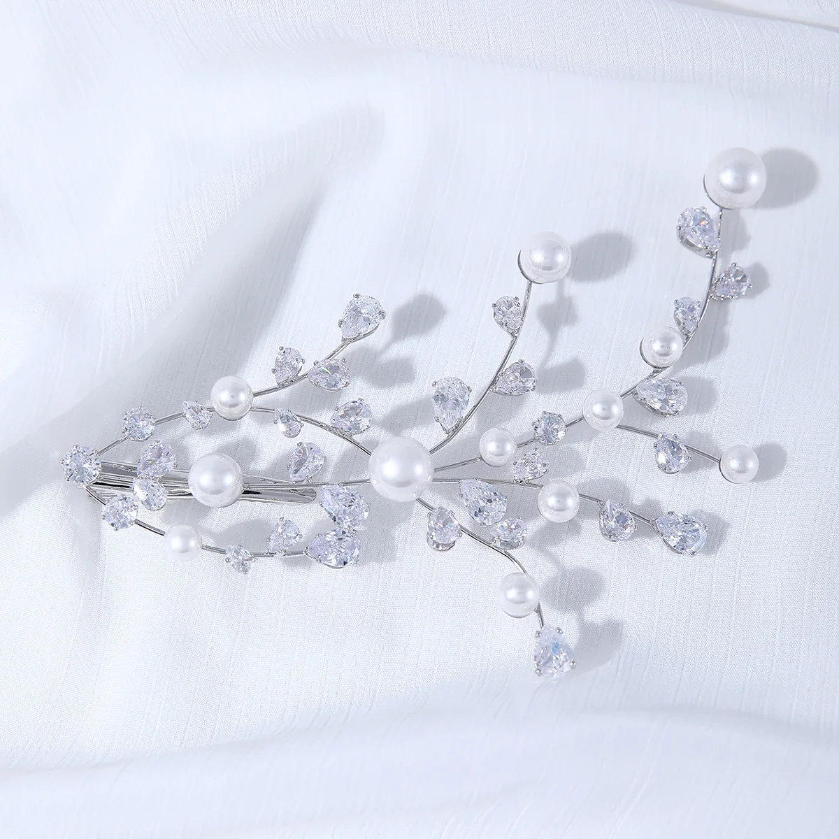 Luxury Wedding Hair Jewerly Accessories Pearl Cubic Zirconia CZ Bridal Hair Clips Pins Women Bride Tiara Hair Pieces Headdress
Luxury Wedding Hair Jewerly Accessories Pearl Cubic Zirconia CZ Bridal Hair Clips Pins Women Bride Tiara Hair Pieces Headdress