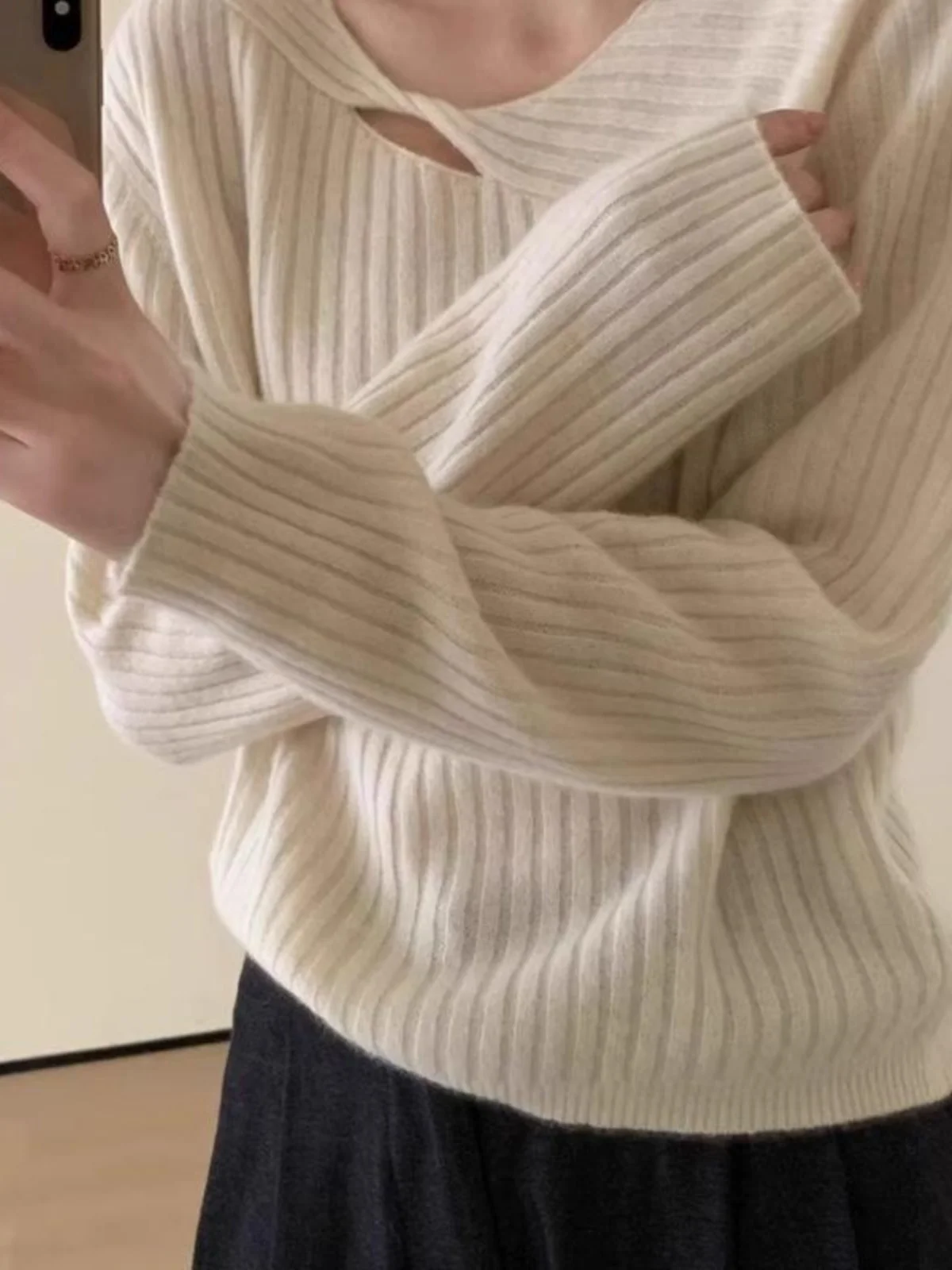 Women's Knitted Woolen Sweater Netie Hollow out Design Soft Cozy Autumn Winter Top Korean Sle Loose Fit Long Sve
Women's Knitted Woolen Sweater Netie Hollow out Design Soft Cozy Autumn Winter Top Korean Sle Loose Fit Long Sve