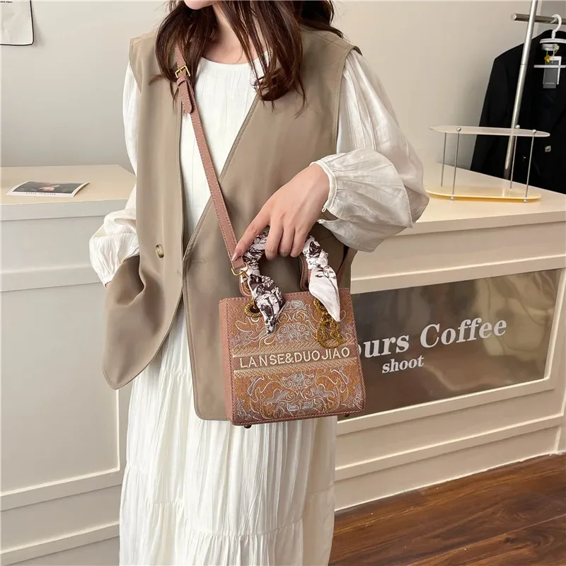 Women's New Luxury Trendy Embroidery Shoulder/Crossbody Bag - Multi-Functional High-End Travel Shopping Essentials for Ladies
Women's New Luxury Trendy Embroidery Shoulder/Crossbody Bag - Multi-Functional High-End Travel Shopping Essentials for Ladies