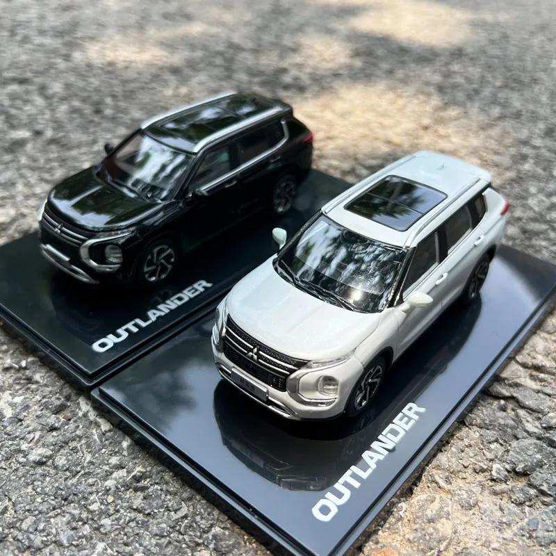 Оригинальная масштабная модель 1:43, Mitsubishi Outlander 2023, внедорожник, под давлением модель для коллекции и демонстрации 
Оригинальная масштабная модель 1:43, Mitsubishi Outlander 2023, внедорожник, под давлением модель для коллекции и демонстрации