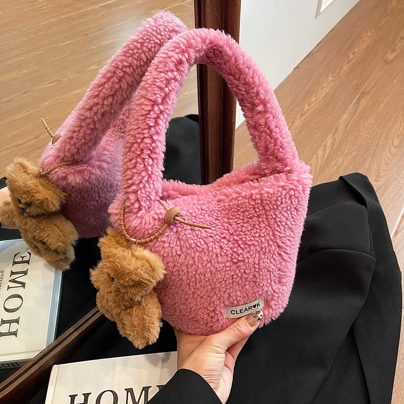 Fur Women's Mini Small Bucket Bag Luxury Warm Plush Hand Bags For Women Crossbody Fashion Furry Clutch Cute Ladies Phone Purses
Fur Women's Mini Small Bucket Bag Luxury Warm Plush Hand Bags For Women Crossbody Fashion Furry Clutch Cute Ladies Phone Purses