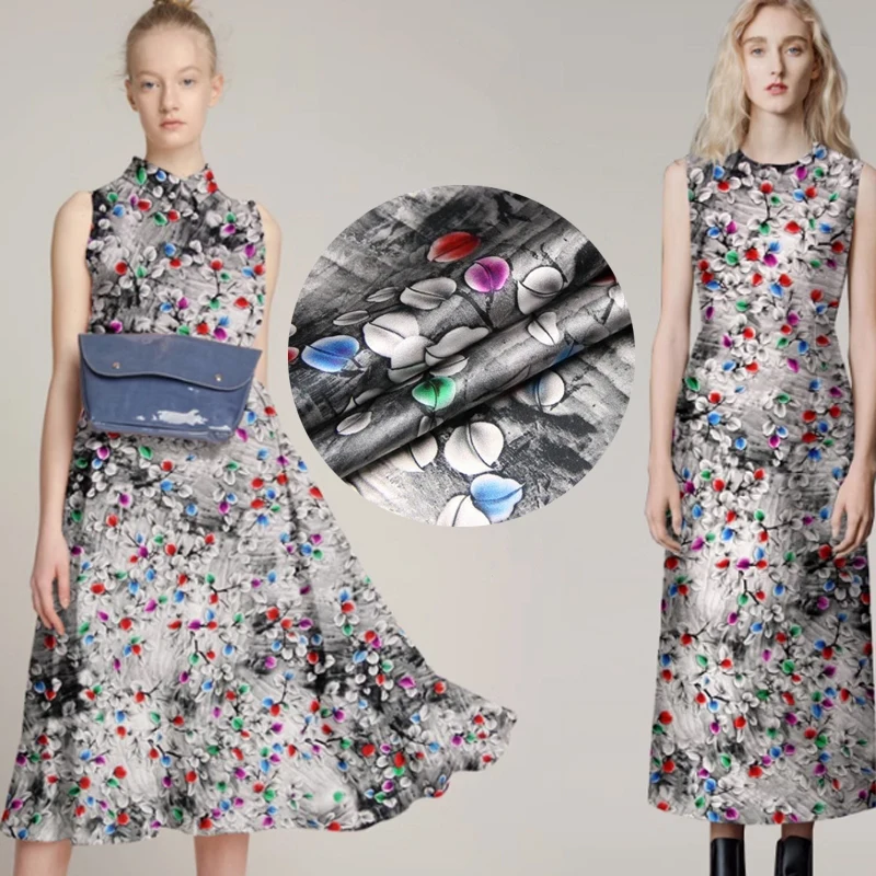 118CM Wide 19MM 93% Silk & 7% Spandex Floral Print Gray Stretch Silk Satin Fabric for Sewing Summer Dress Clothes Cheongsam D942
118CM Wide 19MM 93% Silk & 7% Spandex Floral Print Gray Stretch Silk Satin Fabric for Sewing Summer Dress Clothes Cheongsam D942