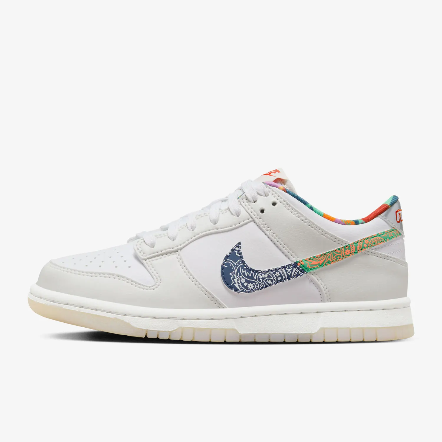 Nike Authentic Dunk Low GS Женская спортивная повседневная обувь с низким берцем для больших детей FN8913-141
Nike Authentic Dunk Low GS Женская спортивная повседневная обувь с низким берцем для больших детей FN8913-141