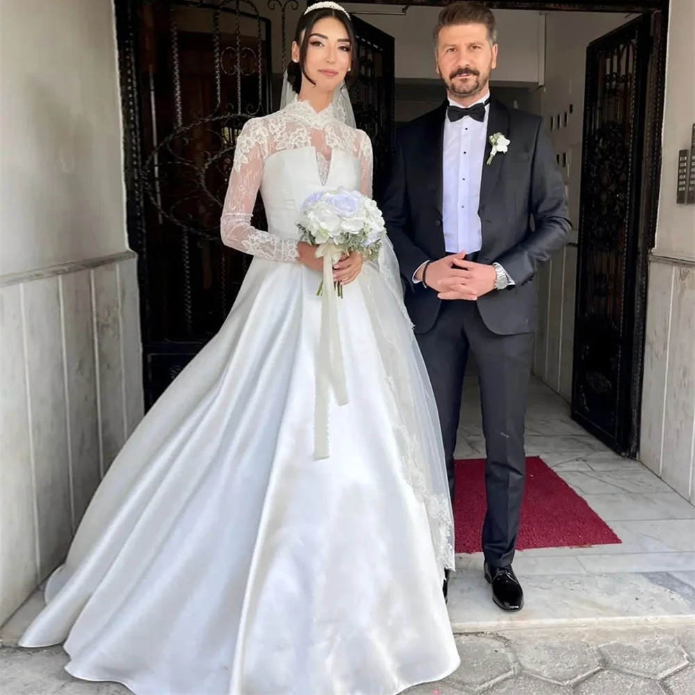 Elegant Satin Wedding Dress 2024 Lace Long Sleeves Modest Bride Dress White A Line Sexy Bridal Dress for Women robes de mariage
Elegant Satin Wedding Dress 2024 Lace Long Sleeves Modest Bride Dress White A Line Sexy Bridal Dress for Women robes de mariage