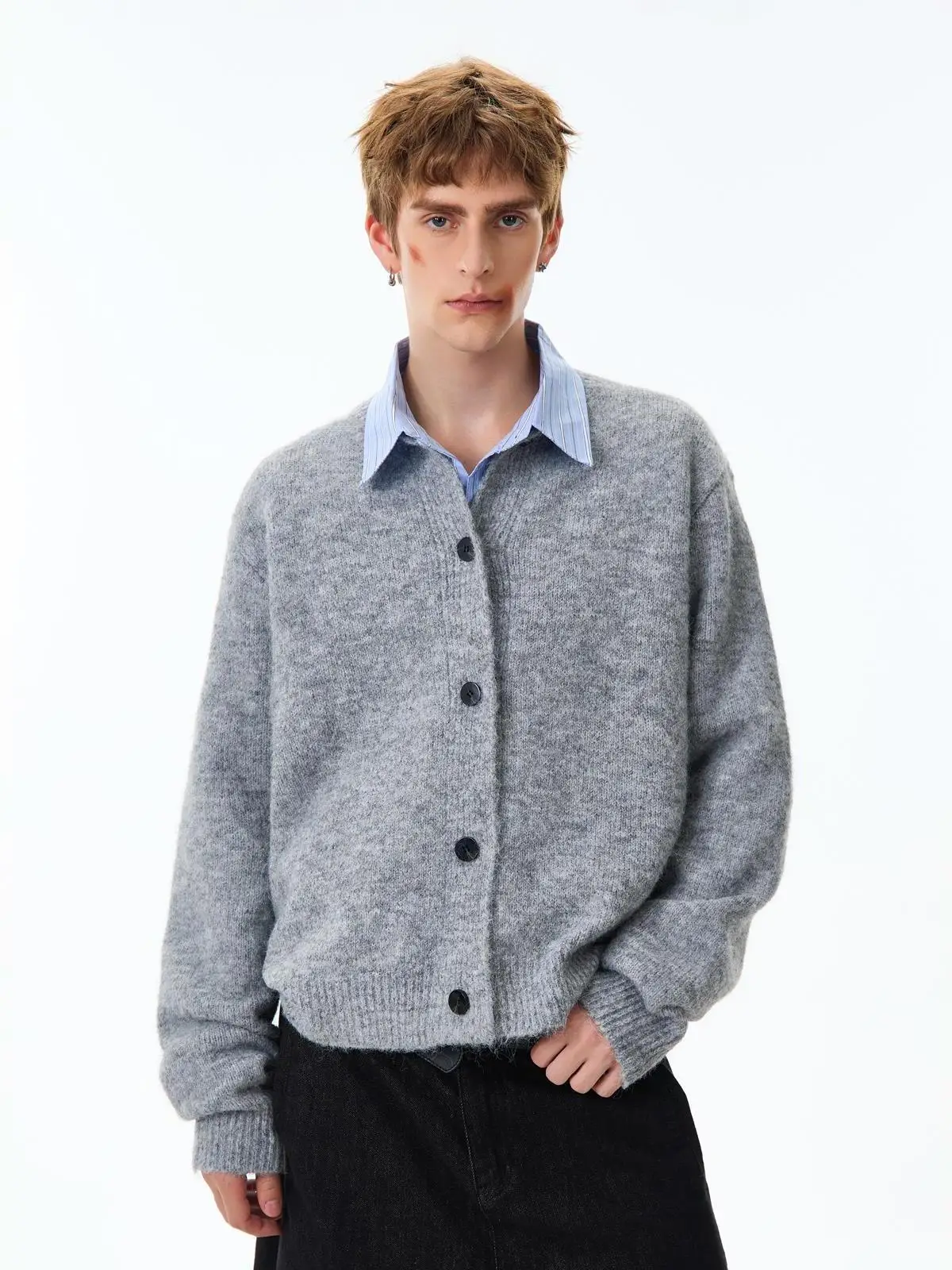 Korean Sle Loose Fit Long Sve Open Cardigan Knitwear Men's Autumn Winter round Ne Knitted Sweater Comfortable High End...
Korean Sle Loose Fit Long Sve Open Cardigan Knitwear Men's Autumn Winter round Ne Knitted Sweater Comfortable High End...