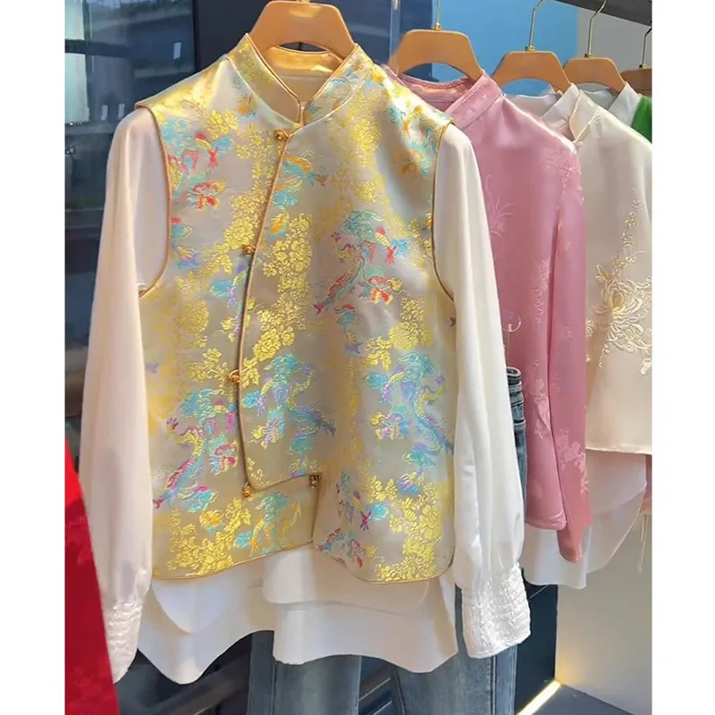 Новый женский комплект Faion в китайском стиле, желтый костюм из двух предметов с принтом и жилетом и пуговицами, весенняя коллекция 2024.
Новый женский комплект Faion в китайском стиле, желтый костюм из двух предметов с принтом и жилетом и пуговицами, весенняя коллекция 2024.