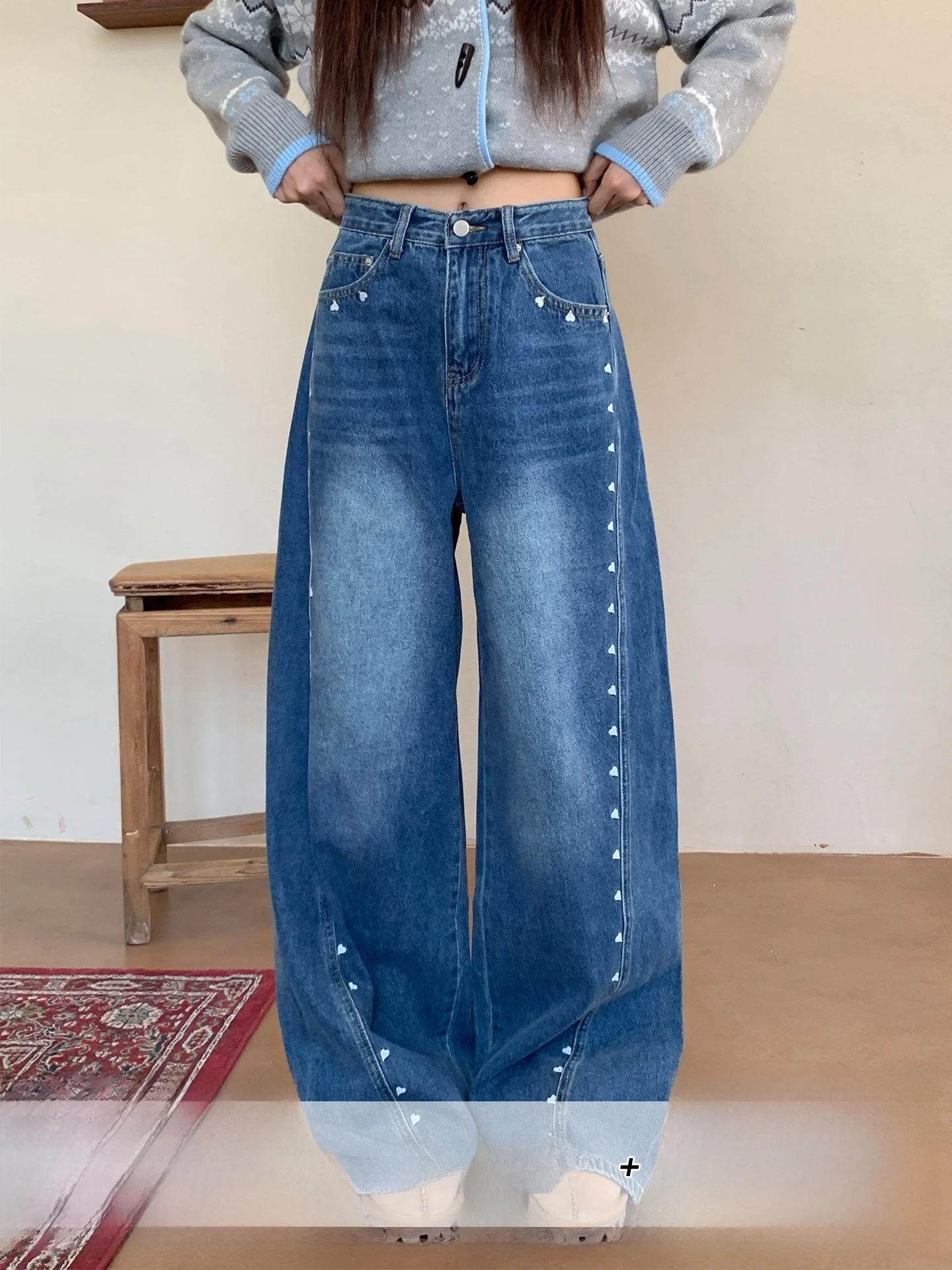 Синие джинсы Blue Knife с широкими штанинами, свободного кроя, зимние, женские, в стиле ретро, повседневные, удобные, джинсовые брюки, модные женские джинсы
Синие джинсы Blue Knife с широкими штанинами, свободного кроя, зимние, женские, в стиле ретро, повседневные, удобные, джинсовые брюки, модные женские джинсы