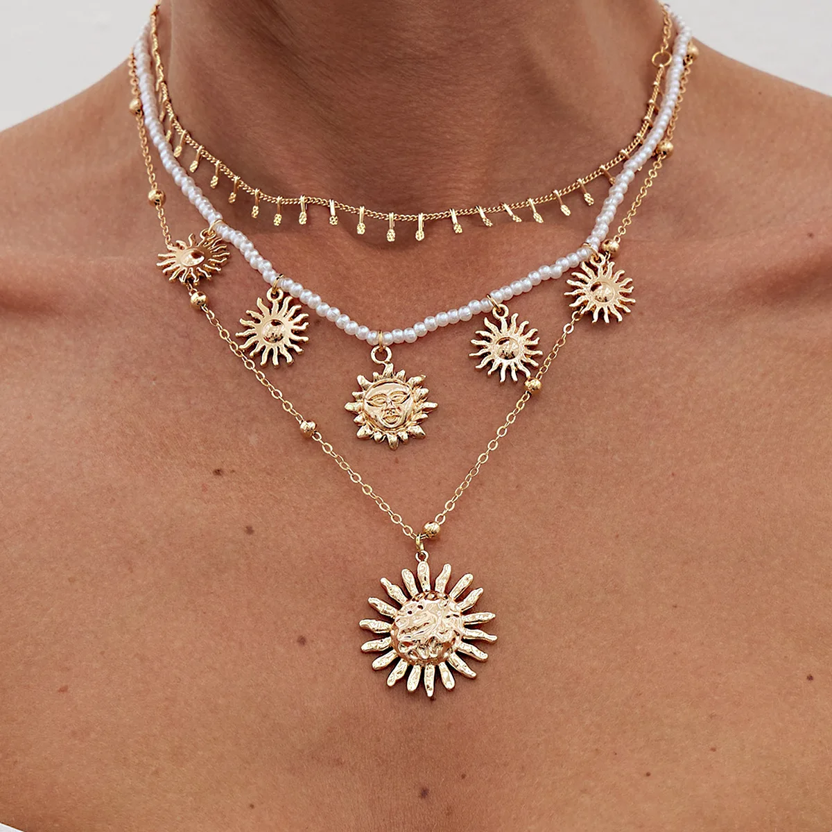 Choker Sun Pendant Faux Pearl Beaded Ethnic Design with Sturdy Adjustable Chain for Women Daily Party Vintage Jewelry
Choker Sun Pendant Faux Pearl Beaded Ethnic Design with Sturdy Adjustable Chain for Women Daily Party Vintage Jewelry