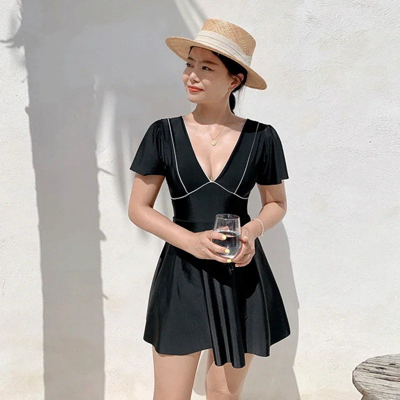 2024 V Neck Skirt Style One Piece Swimsuit Women Flat Angle Thin Belly Fresh High Collar Short Sleeve Student Hot Spring Suit
2024 V Neck Skirt Style One Piece Swimsuit Women Flat Angle Thin Belly Fresh High Collar Short Sleeve Student Hot Spring Suit