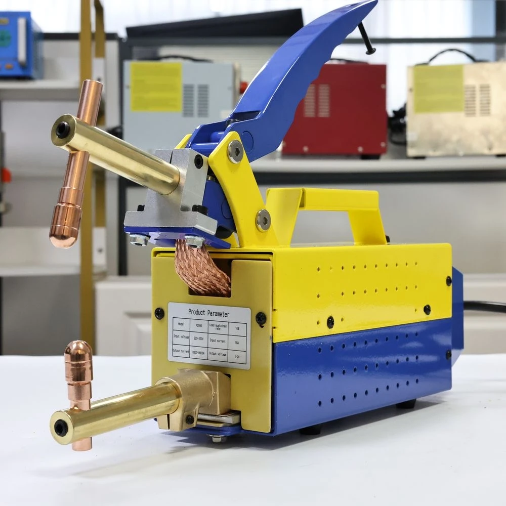 F2000 Double Side Spot Welding Machine 220V Portable Welding Gun Portable Sheet Metal Repair Tool Electric Spot Welding Machine
F2000 Double Side Spot Welding Machine 220V Portable Welding Gun Portable Sheet Metal Repair Tool Electric Spot Welding Machine