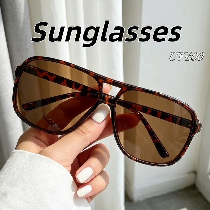 New Stylish Large Frame Double Beam UV400 Sunglasses Vintage HD Frog Shaped Eyeglasses Outdoor Driving Travel Sunscreen Eyewear
New Stylish Large Frame Double Beam UV400 Sunglasses Vintage HD Frog Shaped Eyeglasses Outdoor Driving Travel Sunscreen Eyewear