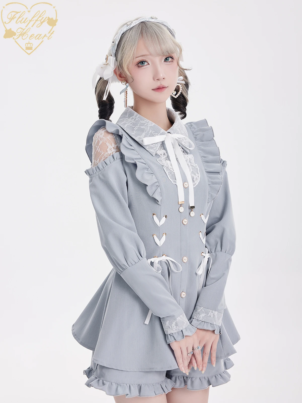 Кружевной комплект с длинными рукавами для девочек, облегающая рубашка с рюшами и рукавами ягненка, трапециевидные шорты одного цвета, комплект цвета, топ + шорты + галстук-бабочка
Кружевной комплект с длинными рукавами для девочек, облегающая рубашка с рюшами и рукавами ягненка, трапециевидные шорты одного цвета, комплект цвета, топ + шорты + галстук-бабочка