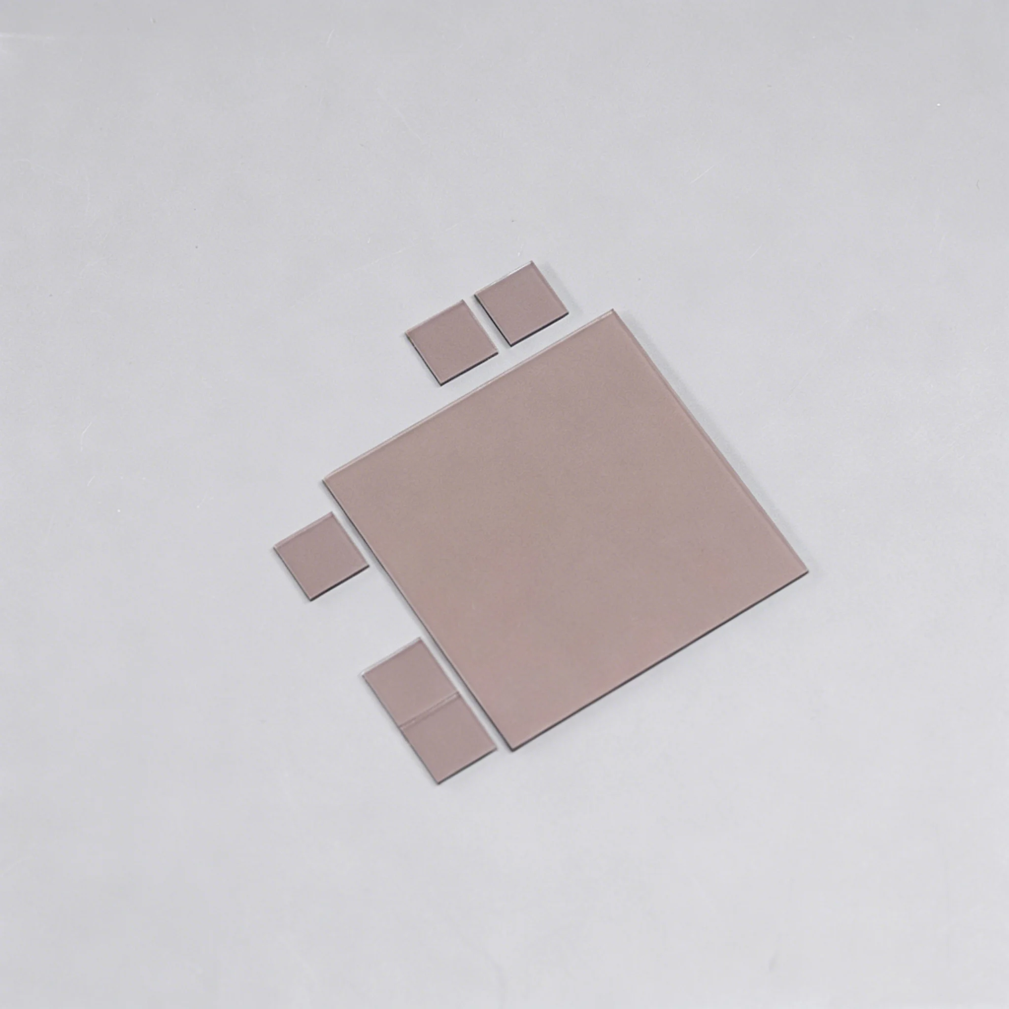 Double Sided ITO Conductive Glass Indium Tin Oxide Film Glass ITO Coating Optical Glass 10x10 20x20 30x30mm 7-10Ohm for Lab
Double Sided ITO Conductive Glass Indium Tin Oxide Film Glass ITO Coating Optical Glass 10x10 20x20 30x30mm 7-10Ohm for Lab