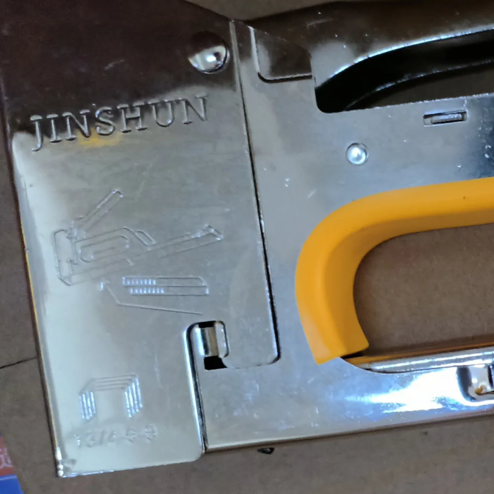 1008U Nail Gun 4/6/8mm Paper Window Tacker Tools with 2400pcs Nails Stainless Steel for Woodworking for Furniture Binding
1008U Nail Gun 4/6/8mm Paper Window Tacker Tools with 2400pcs Nails Stainless Steel for Woodworking for Furniture Binding