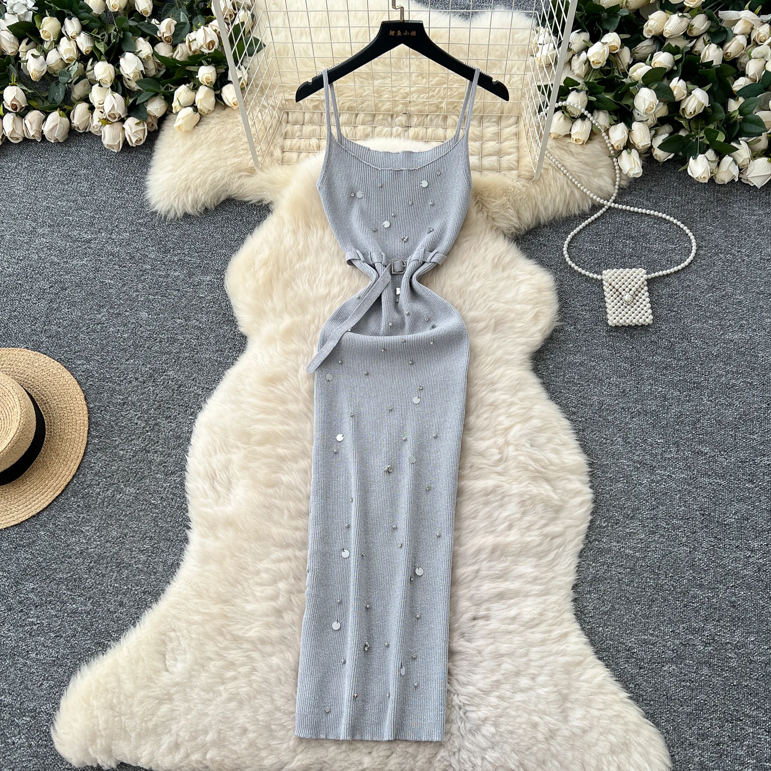 Шикарные женские винтажные тонкие трикотажные платья с блестками, французская уличная летняя элегантная эластичная одежда, платье-карандаш
Шикарные женские винтажные тонкие трикотажные платья с блестками, французская уличная летняя элегантная эластичная одежда, платье-карандаш