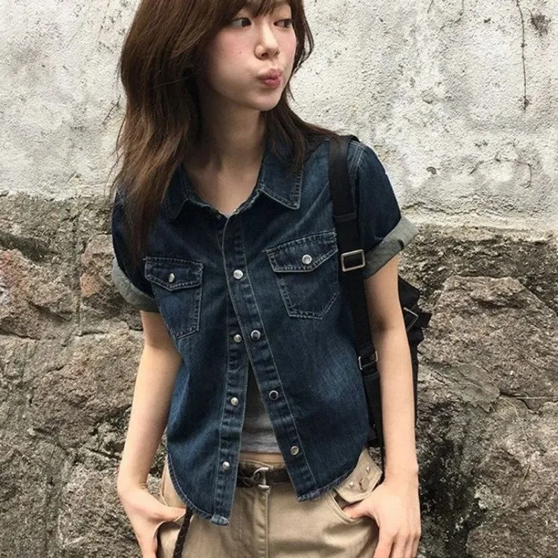 Women American Vintage Short Sleeve Denim Shirt Loose Fit Cropped Casual Summer Daily Top
Women American Vintage Short Sleeve Denim Shirt Loose Fit Cropped Casual Summer Daily Top