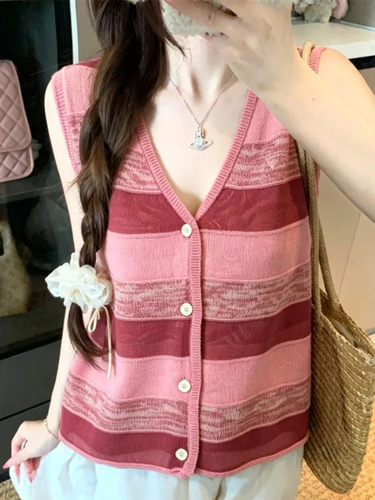 Retro Korean Style Striped Sleeveless Vest Women's Summer Loose Fit Casual Short Top Color Block Slimming Effect City Walk
Retro Korean Style Striped Sleeveless Vest Women's Summer Loose Fit Casual Short Top Color Block Slimming Effect City Walk