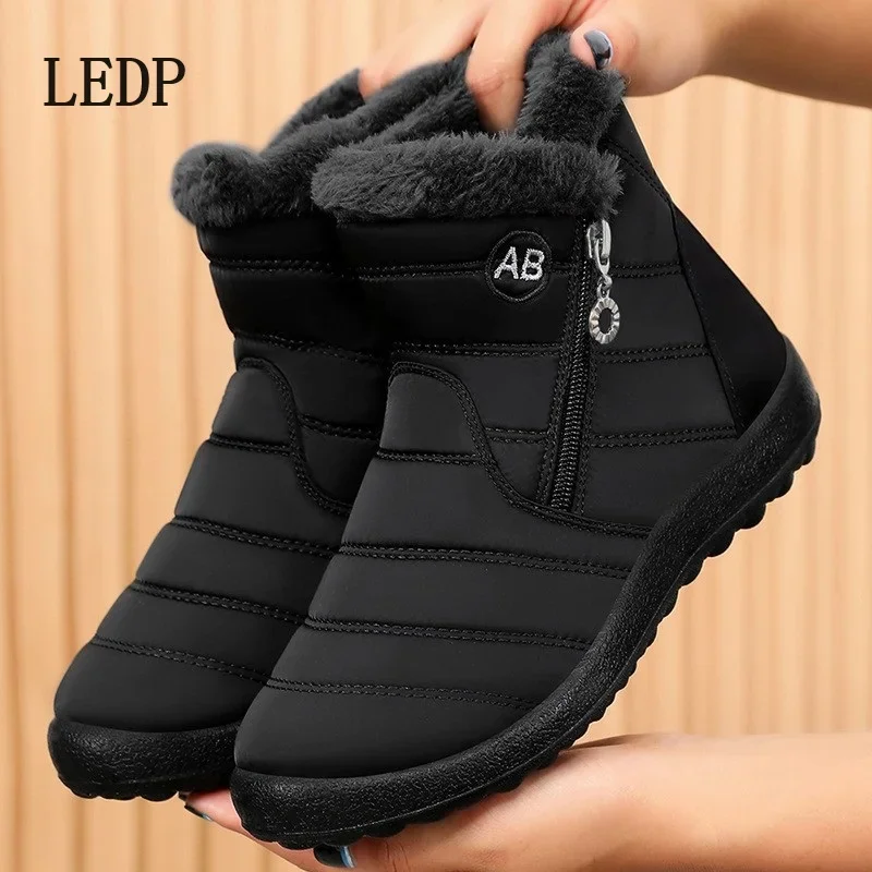 LEDP Cotton Shoes Winter Large Size Cotton Boots Thick Long Boots Outdoor Sports Warm Snow Boots Wind and Cold Protection
LEDP Cotton Shoes Winter Large Size Cotton Boots Thick Long Boots Outdoor Sports Warm Snow Boots Wind and Cold Protection