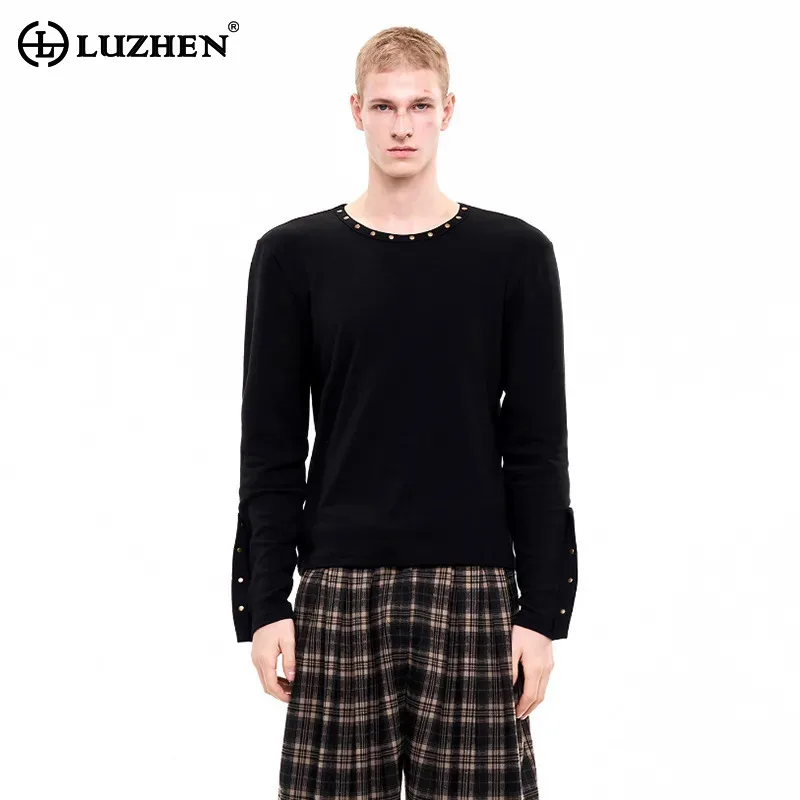 LUZHEN Neck New Solid Color Round 2025 Rivet Autumn Metal Decorate Long Sleeve T-shirts Men's High Quality Stylish Tops JY5735
LUZHEN Neck New Solid Color Round 2025 Rivet Autumn Metal Decorate Long Sleeve T-shirts Men's High Quality Stylish Tops JY5735