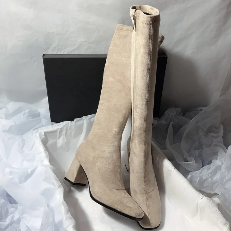 Women's Boots Temperament Small Square Head Slim Fitting Elastic Boots Luxury Suede Knee-high Boot Thick Heeled Long Tube Boots
Women's Boots Temperament Small Square Head Slim Fitting Elastic Boots Luxury Suede Knee-high Boot Thick Heeled Long Tube Boots