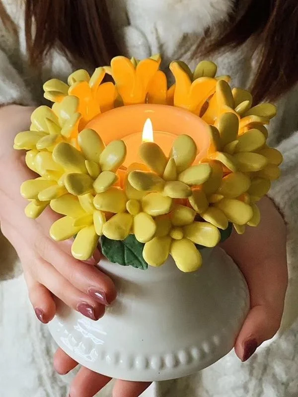 YoungHouse Hand Molded Petal Cr Sle Cerc Candle Holder Tea Candle Base Table Decoration Ornaments French Sle Home D...
YoungHouse Hand Molded Petal Cr Sle Cerc Candle Holder Tea Candle Base Table Decoration Ornaments French Sle Home D...