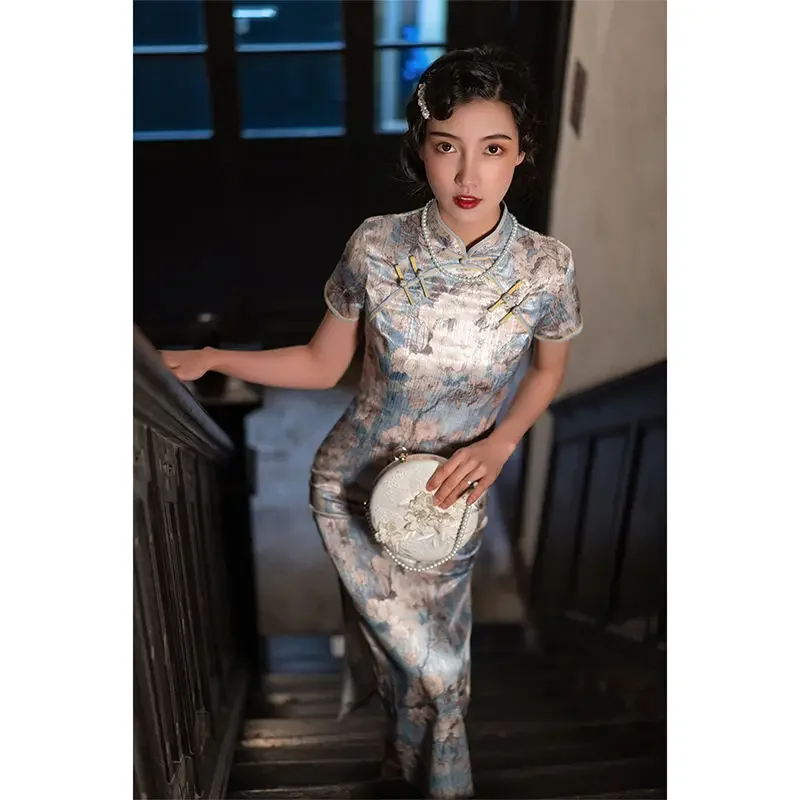 2025 New Summer Fashion Cheongsam Improved Edition Dress For Young Women Elegant Long Blue Vintage Split Qipao Short Sleeve
2025 New Summer Fashion Cheongsam Improved Edition Dress For Young Women Elegant Long Blue Vintage Split Qipao Short Sleeve