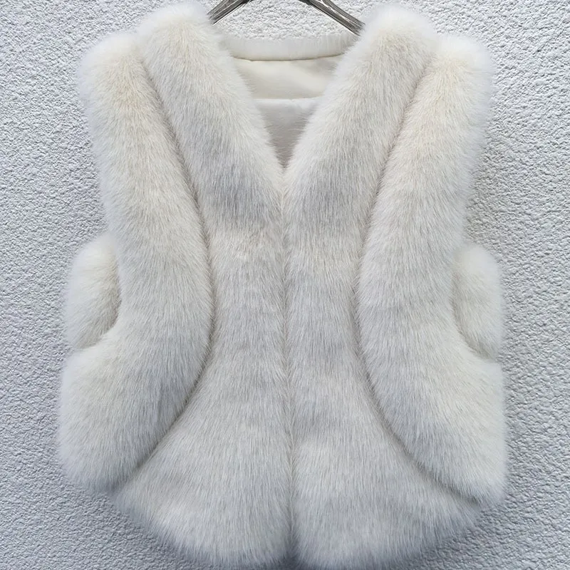 2025 New Women's Versatile Faux Fox Fur Vest Sleeveless Plush Waistcoat Fashion Casual Thicken Solid Jacket Tops Vests
2025 New Women's Versatile Faux Fox Fur Vest Sleeveless Plush Waistcoat Fashion Casual Thicken Solid Jacket Tops Vests