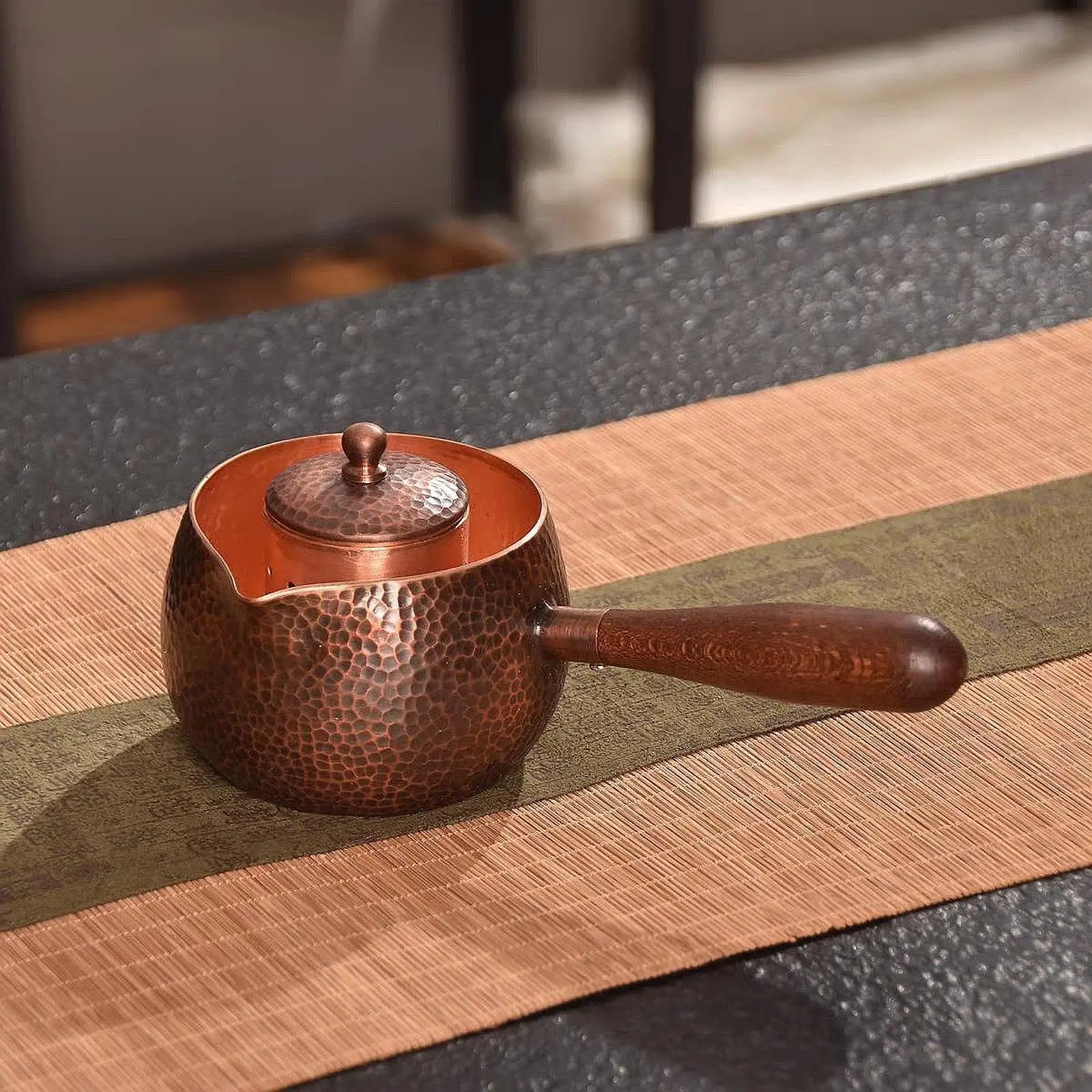 Copper Tea Kettle Kung Fu Tea Maker Loose Leaf Tea Infuser Tea Set Accessory Tea Brewer Loose Leaf Tea Maker for Home Office
Copper Tea Kettle Kung Fu Tea Maker Loose Leaf Tea Infuser Tea Set Accessory Tea Brewer Loose Leaf Tea Maker for Home Office