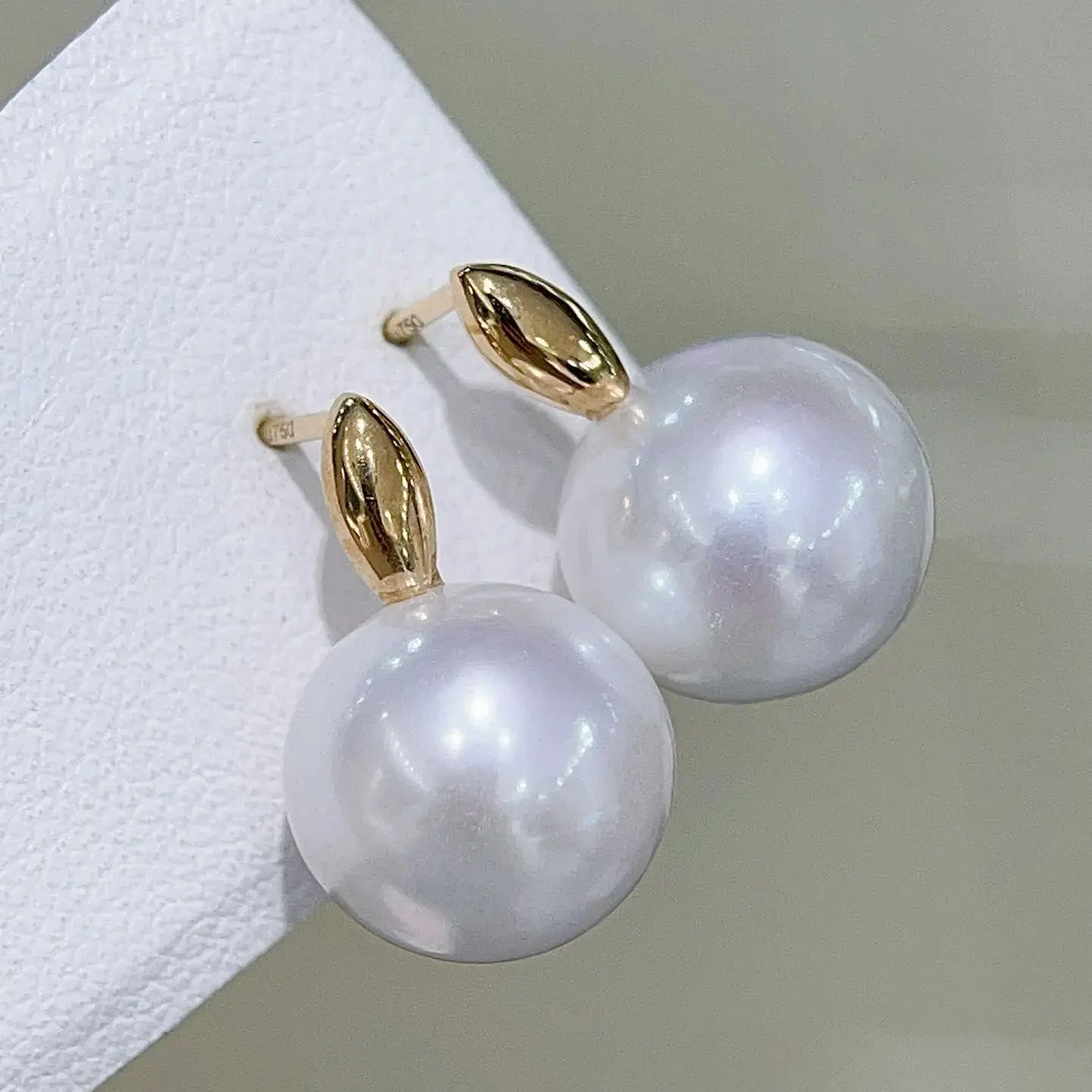 Fine Jewelry Solid 18K Gold 11-12mm Natural Fresh WaterWhite Pearls Stud Earrings for Women Presents or Gifts
Fine Jewelry Solid 18K Gold 11-12mm Natural Fresh WaterWhite Pearls Stud Earrings for Women Presents or Gifts