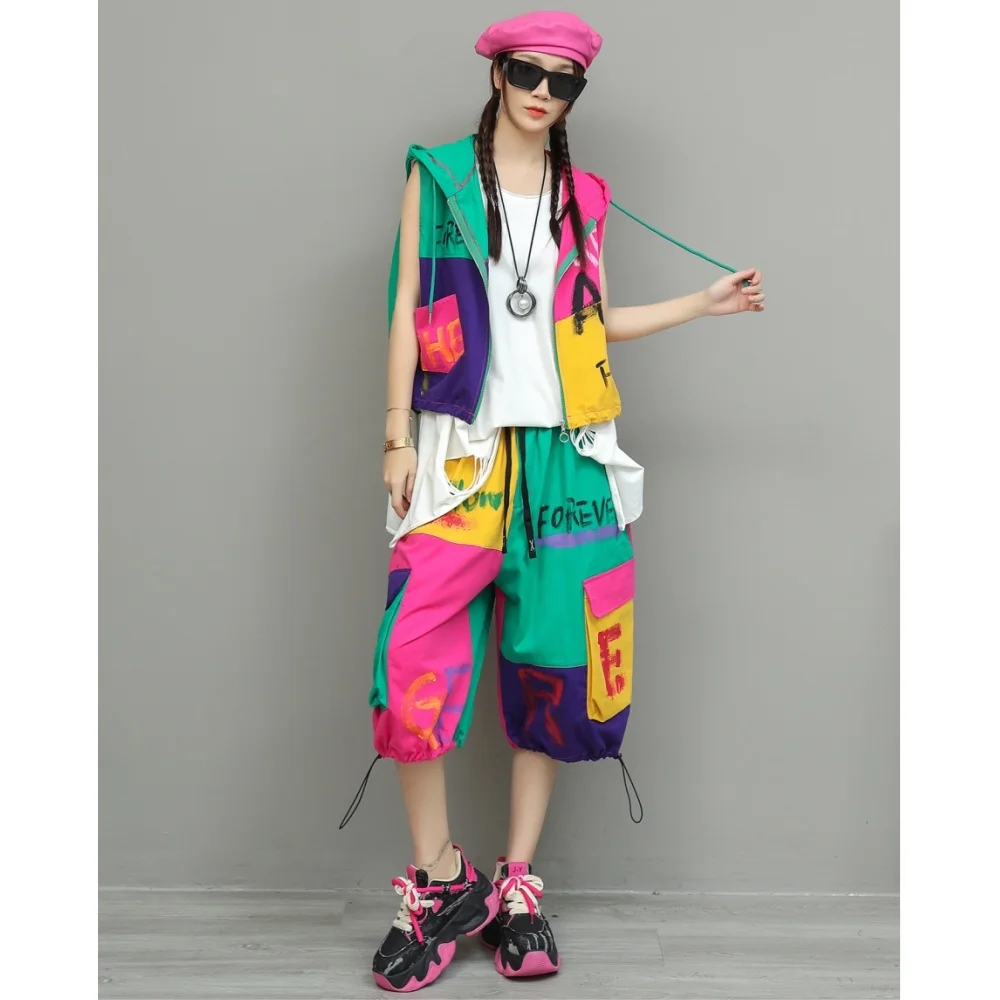 Youthful Fashion Suit Women 2026 Summer Color-Block Graffiti Hooded Short Vest + Loose Three-Quarter Wide-Leg Pants XY87
Youthful Fashion Suit Women 2026 Summer Color-Block Graffiti Hooded Short Vest + Loose Three-Quarter Wide-Leg Pants XY87