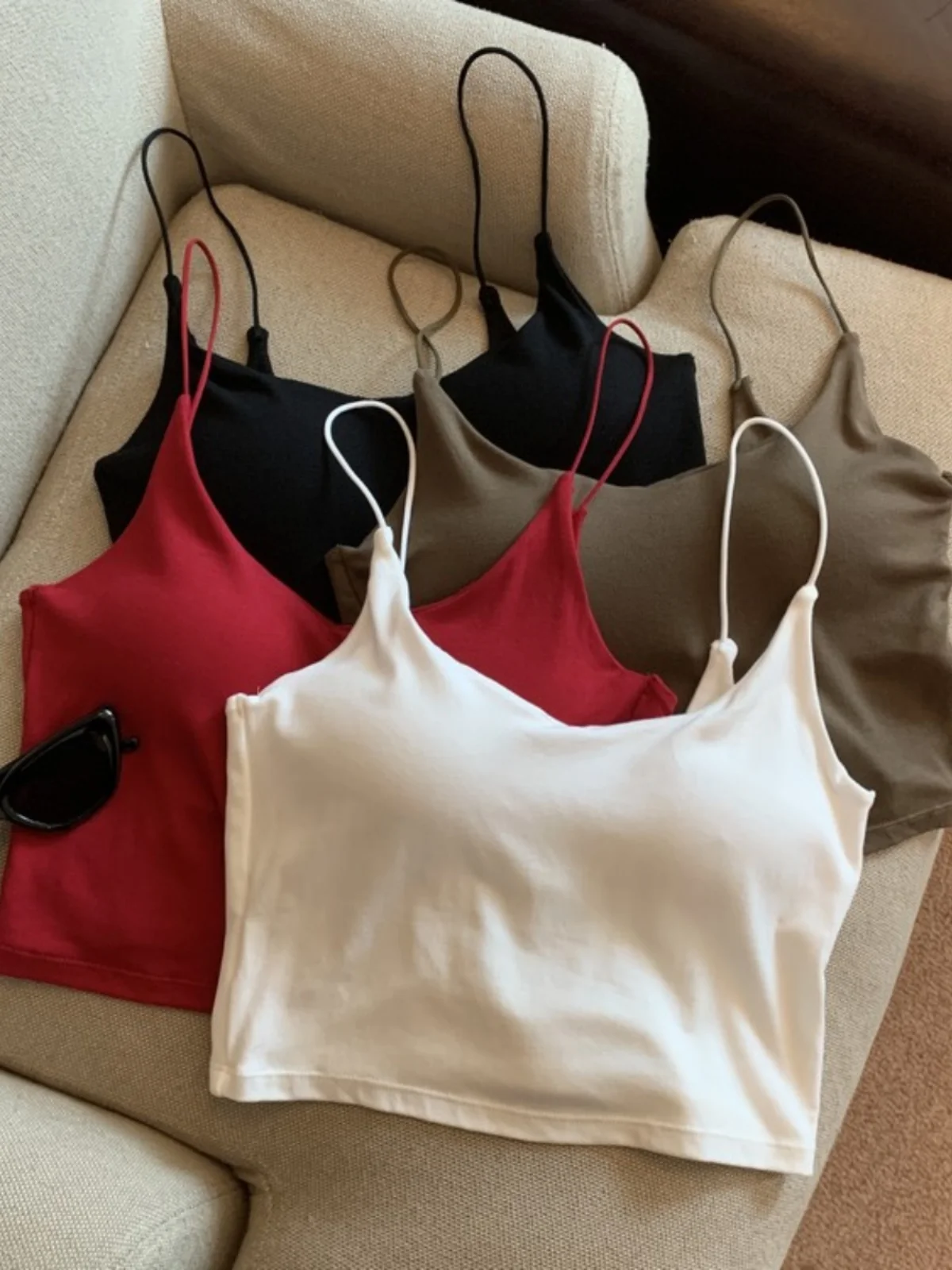 Modal V-Neck Bralette Tank Top Women's Outerwear Short Sexy with Chest Pad Beautiful Back One-Piece Vest Top Summer Wear
Modal V-Neck Bralette Tank Top Women's Outerwear Short Sexy with Chest Pad Beautiful Back One-Piece Vest Top Summer Wear