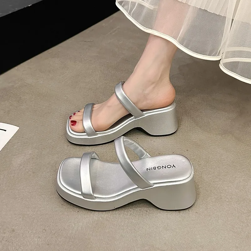 Fashion Slippers for Women Summer Thick-soled Slippers Outdoor Casual Beach Sandals for Women Wedge Heel High-heeled Sandalias
Fashion Slippers for Women Summer Thick-soled Slippers Outdoor Casual Beach Sandals for Women Wedge Heel High-heeled Sandalias