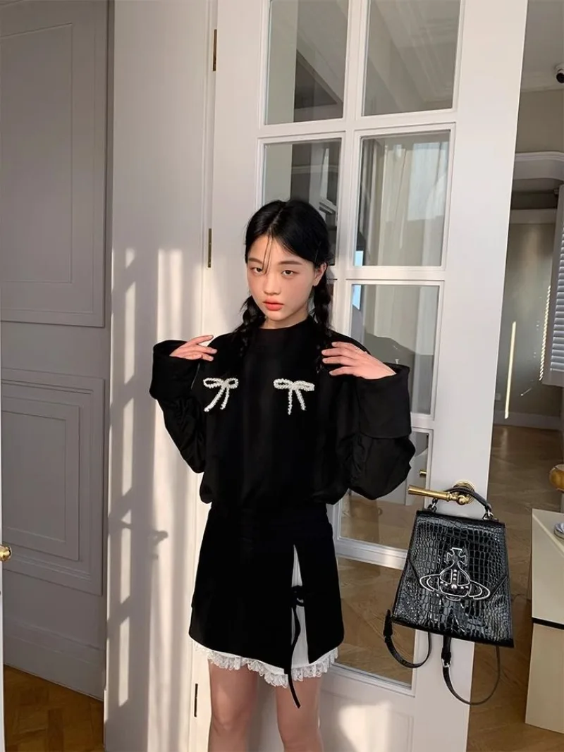 Sweet Hot Girl Casual Suit Women's Long-sleeved Short Pullover A-line Lace Patchwork Skirt Two-piece Set Fashion Female Clothes
Sweet Hot Girl Casual Suit Women's Long-sleeved Short Pullover A-line Lace Patchwork Skirt Two-piece Set Fashion Female Clothes