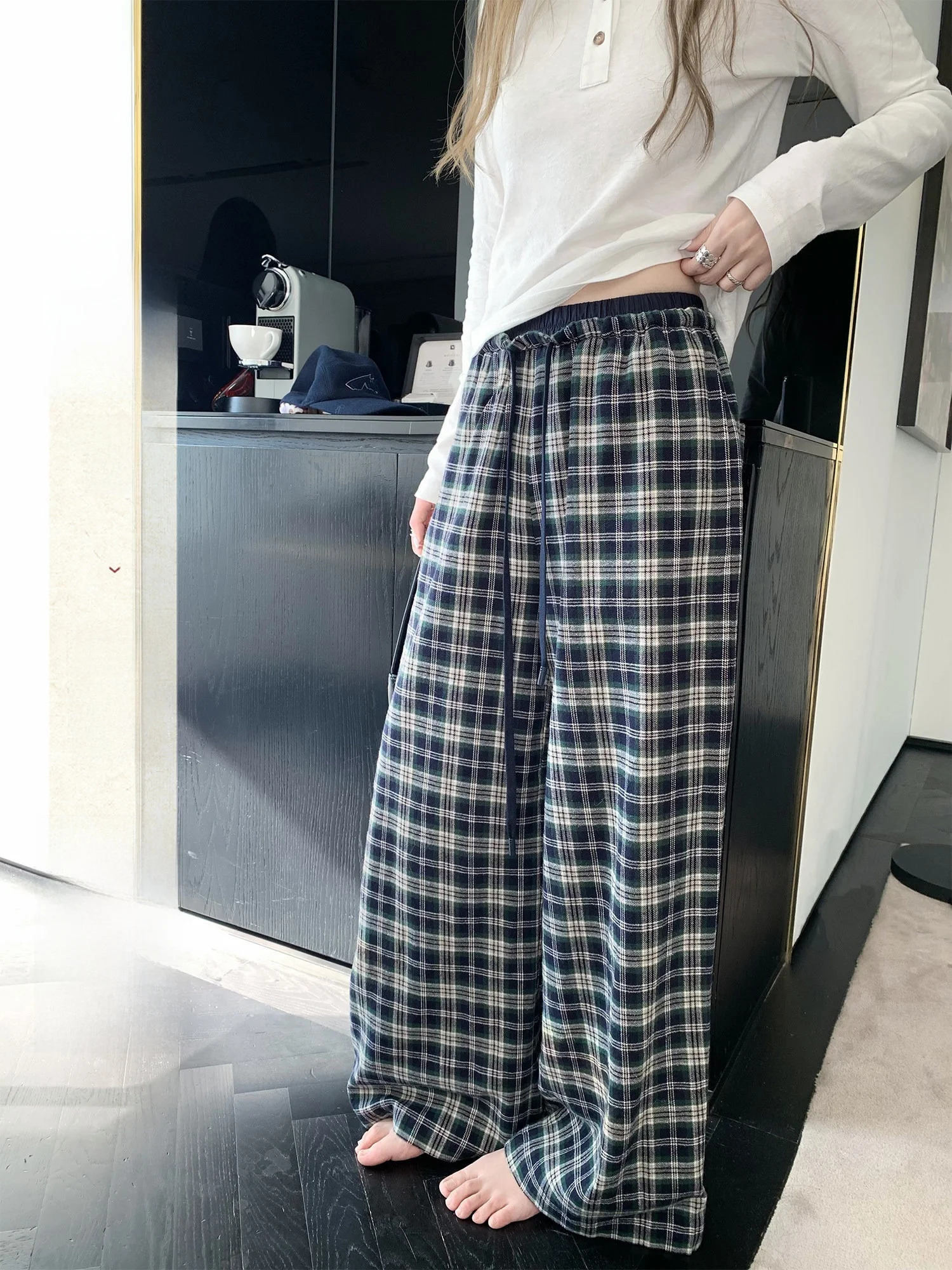 Женские брюки Yuzuqi Wed с высокой талией, прямые, в клетку, свободного кроя, с завязками, повседневные, в стиле ретро, из смесового хлопка
Женские брюки Yuzuqi Wed с высокой талией, прямые, в клетку, свободного кроя, с завязками, повседневные, в стиле ретро, из смесового хлопка