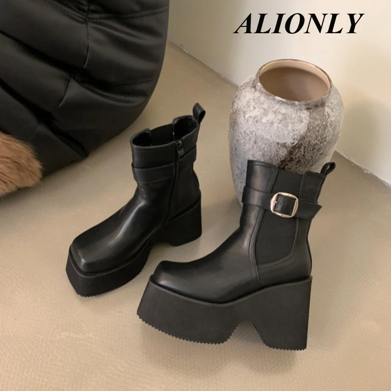 Alionly 2025 New Thick Soled High-Heeled Women's Boots Midsole Motorcycle Boots Belt Buckle Thick Heel Short Boots
Alionly 2025 New Thick Soled High-Heeled Women's Boots Midsole Motorcycle Boots Belt Buckle Thick Heel Short Boots