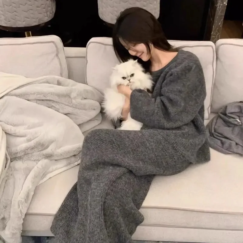 Новинка 2023 года, вязаные повседневные брюки, комплект из двух предметов, женская одежда, корейский высококачественный минималистичный однотонный пуловер для женщин на зиму
Новинка 2023 года, вязаные повседневные брюки, комплект из двух предметов, женская одежда, корейский высококачественный минималистичный однотонный пуловер для женщин на зиму