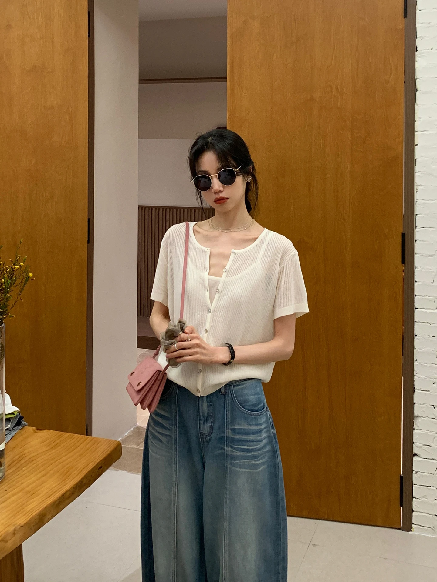 BRIVIN Gentle Wind Thin Knitted Shirt Women's Summer New Small Crowded Strap Set Short Sleeve Top in Beige Color
BRIVIN Gentle Wind Thin Knitted Shirt Women's Summer New Small Crowded Strap Set Short Sleeve Top in Beige Color