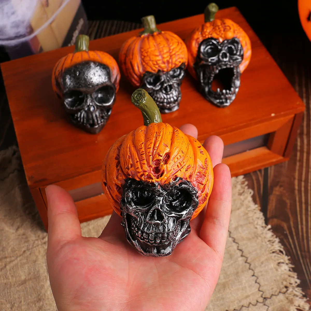 Evil Pumpkin Skull Halloween Pumpkin Decoration Decoration Outdoor Garden Resin Crafts Desk Decoration Living Room Decoration
Evil Pumpkin Skull Halloween Pumpkin Decoration Decoration Outdoor Garden Resin Crafts Desk Decoration Living Room Decoration